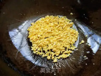 Make radish and egg fried rice step 2