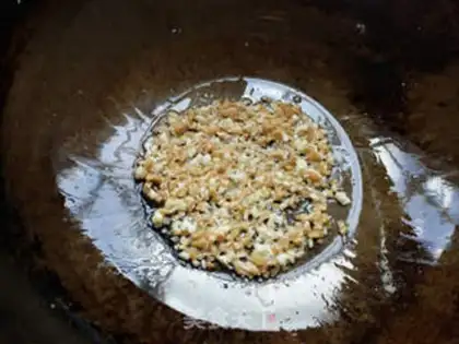 Make radish and egg fried rice step 3