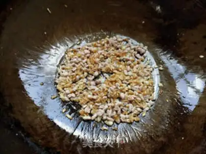 Make radish and egg fried rice step 4