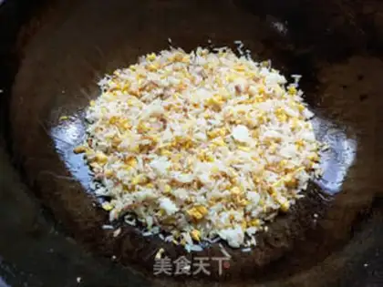 Make radish and egg fried rice step 5