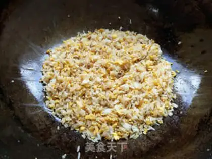 Make radish and egg fried rice step 6