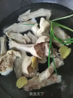 Make Duck radish soup step 1
