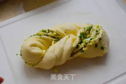 Make Onion cheese hand tore bread step 14
