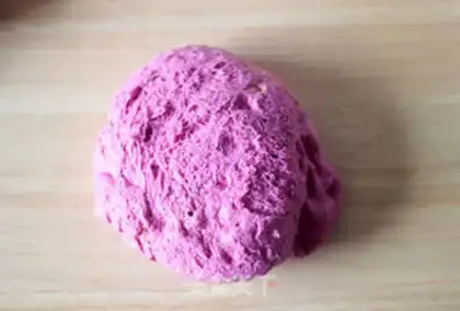 Make Little flower buns for the Dragon of the Heart step 3