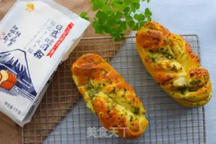 Make Onion cheese hand tore bread step 18