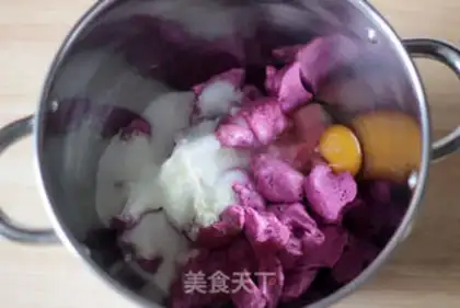Make Little flower buns for the Dragon of the Heart step 5