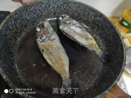 Make Black fish tofu soup step 1