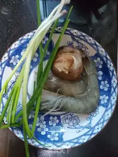 Make Porridge of mushroom shrimp step 0