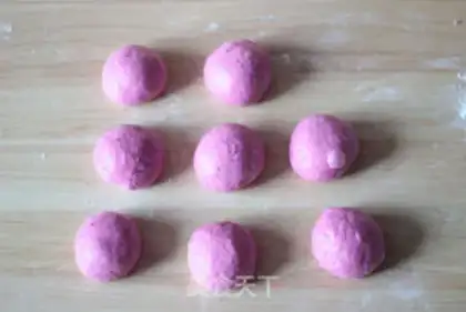 Make Little flower buns for the Dragon of the Heart step 10