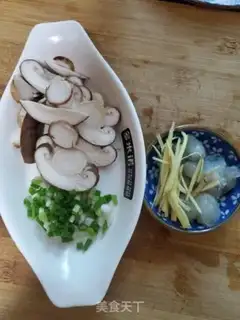 Make Porridge of mushroom shrimp step 1