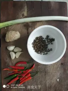 Make Homemade spicy shrimp step 1