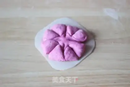 Make Little flower buns for the Dragon of the Heart step 13