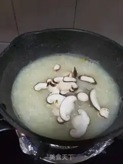 Make Porridge of mushroom shrimp step 3