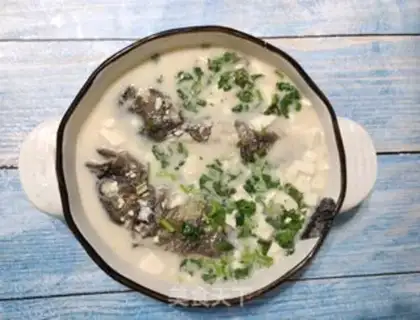 Make Black fish tofu soup step 5