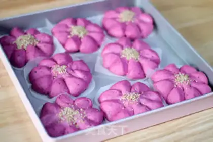 Make Little flower buns for the Dragon of the Heart step 14
