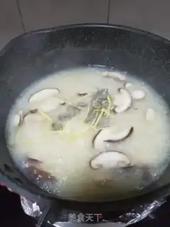 Make Porridge of mushroom shrimp step 4