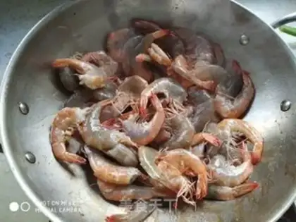 Make Homemade spicy shrimp step 4