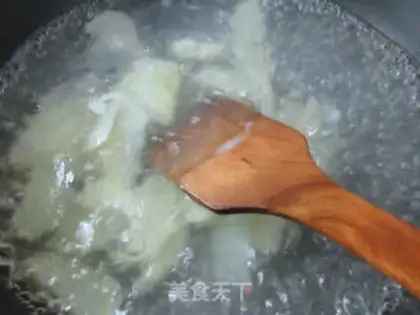 Make ♪ Squeeze the silk and fry the potatoes ♪ step 1