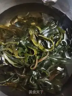 Make Seaweed tofu soup step 0