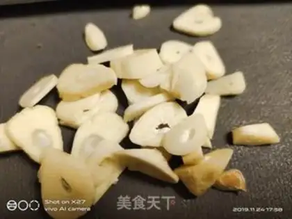 Make Carrot, garlic, fried meat step 2