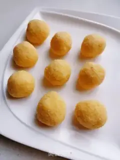 Make Coconut heart bread step 7