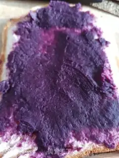 Make Toast chip banana roll step 2