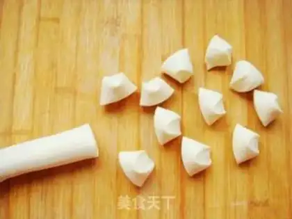 Make Four-Girl dumplings step 11