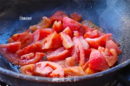 Make Tomato fat cow soup step 2
