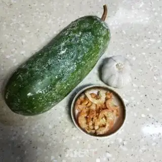 Make Shrimp mushrooms and melons step 0