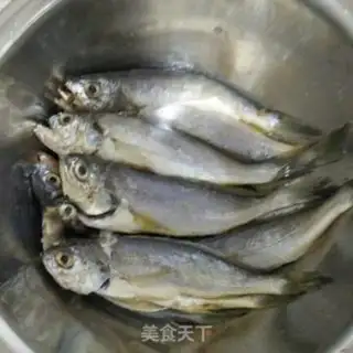 Make Roach and dragon bones step 0