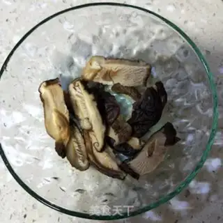 Make Shrimp mushrooms and melons step 1
