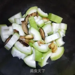 Make Shrimp mushrooms and melons step 4