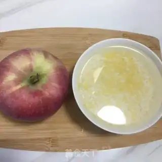 Make Apple porridge step 0