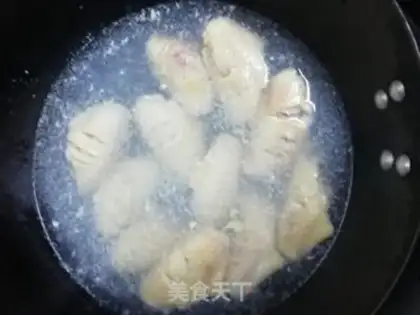 Make Cola plate chestnut wings step 2