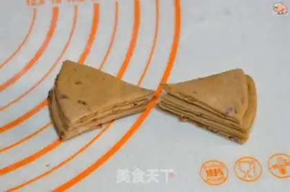 Make Red sugar date roll step 4