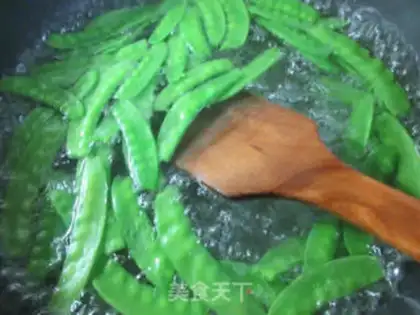 Make Eggs dry, Dutch beans step 2