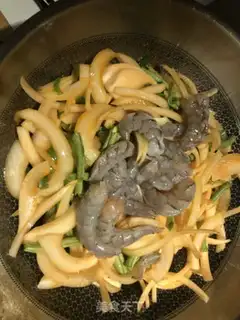 Make Shrimp noodles step 12