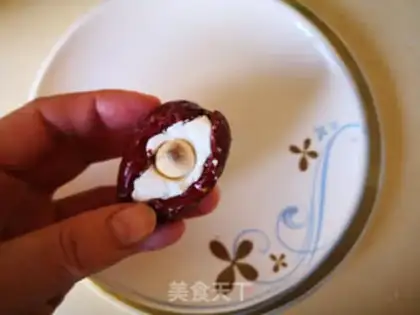 Make ♪ Lotus red dates laugh ♪ step 3