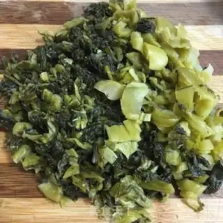 Make Sour beef noodles step 1
