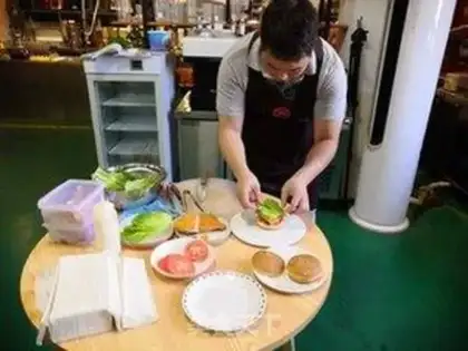 Make A chicken steak burger step 4