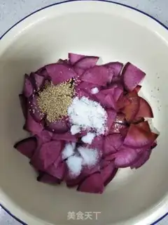 Make # With a purple crystal radish # step 3