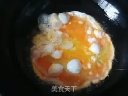 Make Carrot screws, fried eggs step 4