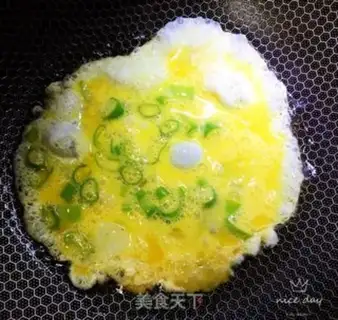 Make Egg sauce noodles step 2