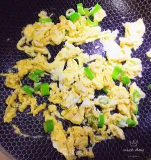 Make Egg sauce noodles step 3