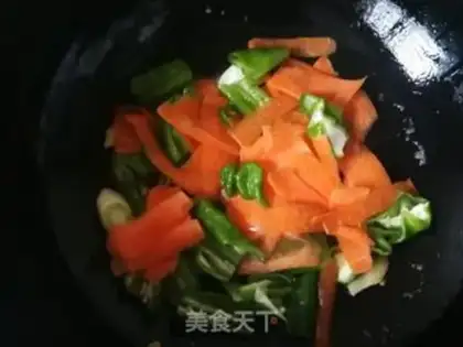 Make Carrot screws, fried eggs step 7