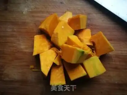 Make Pumpkin poach soup step 1
