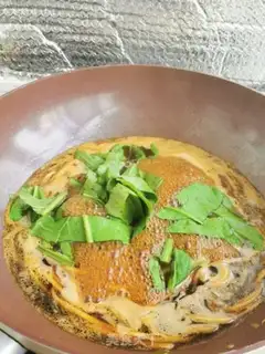 Make Fried egg acid noodles step 3