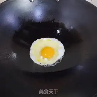 Make Sour cucumber egg sandwich step 2