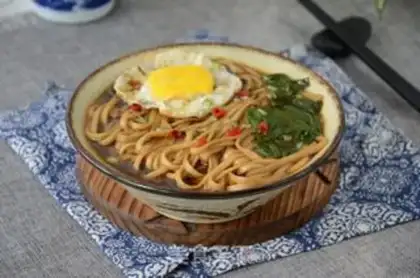 Make Fried egg acid noodles step 5