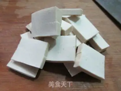 Make Onion fried tofu step 1